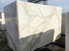 Fourniture blocs 177 cm en marbre CALACATTA ORO EXTRA 2628. Détail image photos 