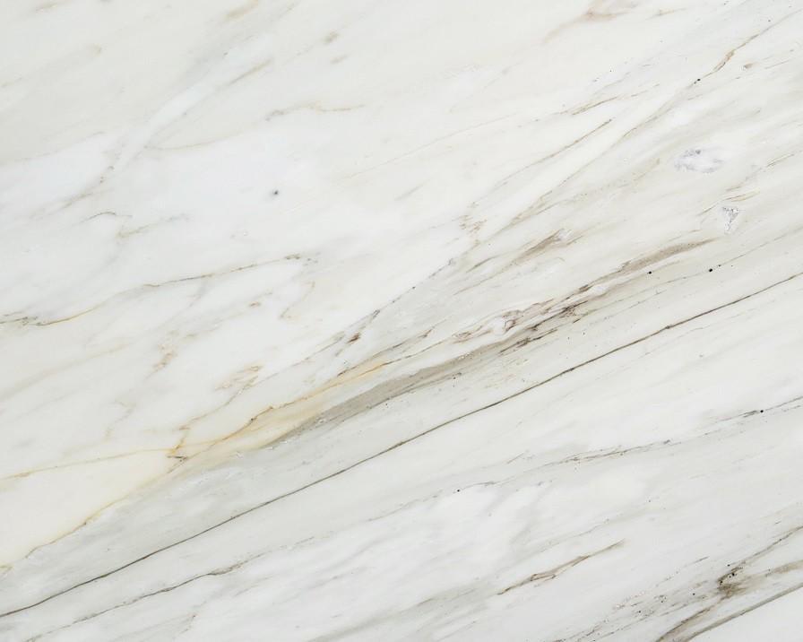 Détaille technique: CALACATTA CREMO, marbre naturel poli italien 